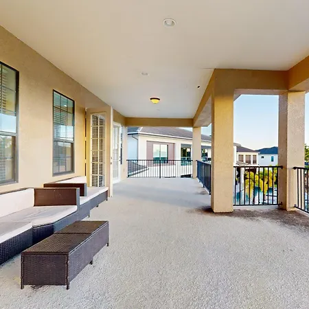 Luxury Green Overlook